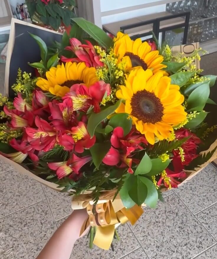 b2e8809e-def4-40d3-a18c-54c93b98874a